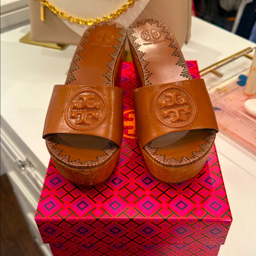 Tory Burch Brown Leather Patty Wedges. Size 7.